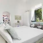 Villa - Lo Scoglio *