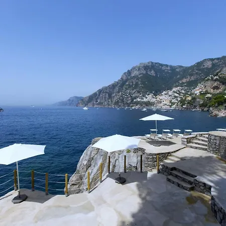 - Lo Scoglio Villa