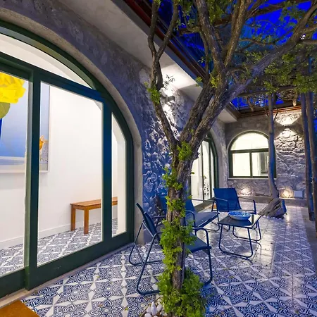 빌라 - Lo Scoglio *