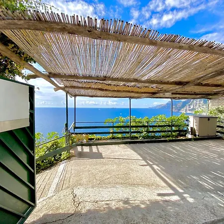 - Lo Scoglio Villa *