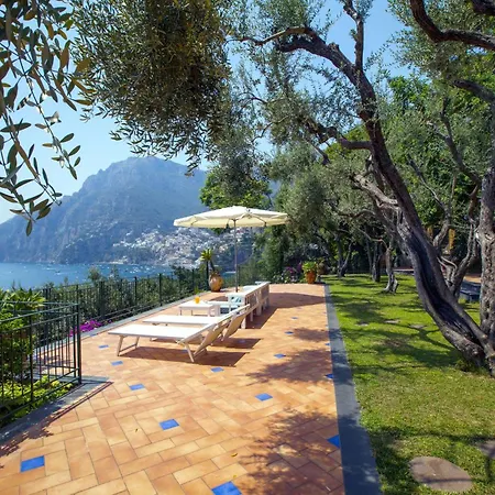 - Lo Scoglio Villa *